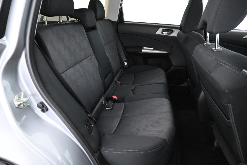 SUBARU Forester 2010