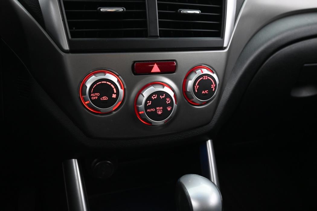 SUBARU Forester 2010