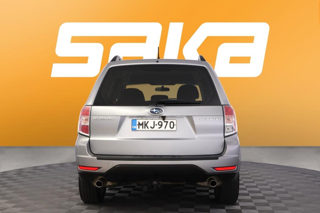 SUBARU Forester 2010