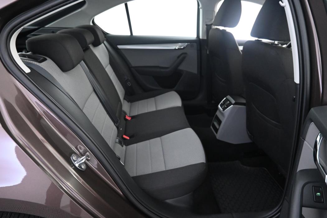 SKODA Octavia 2014