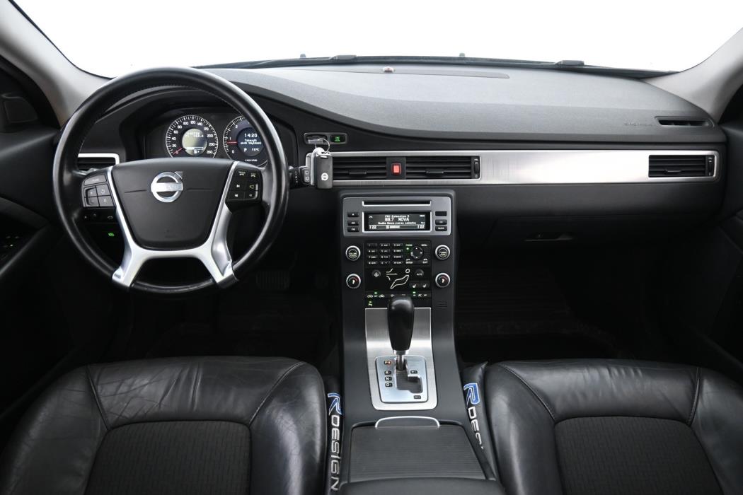 VOLVO V70 2010