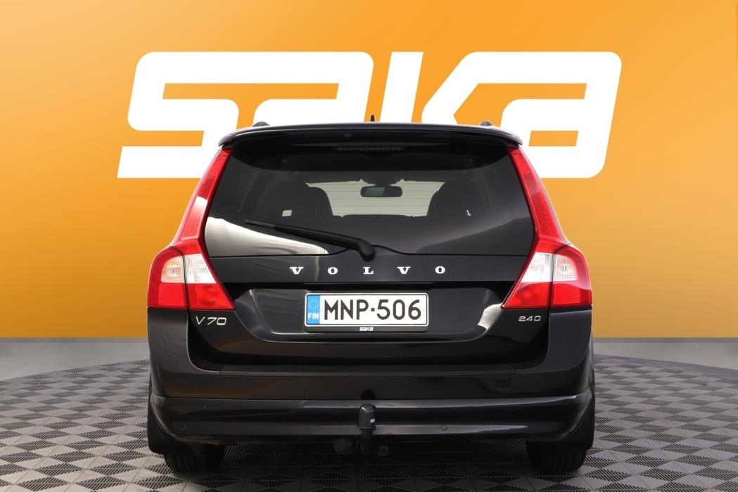 VOLVO V70 2010