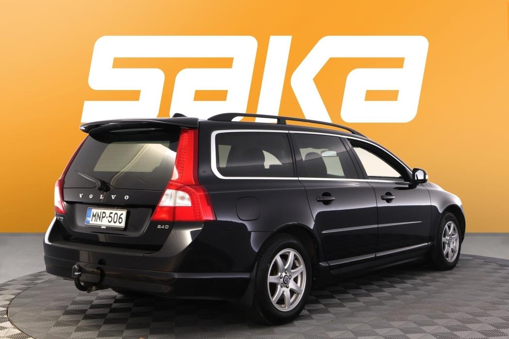 VOLVO V70 2010