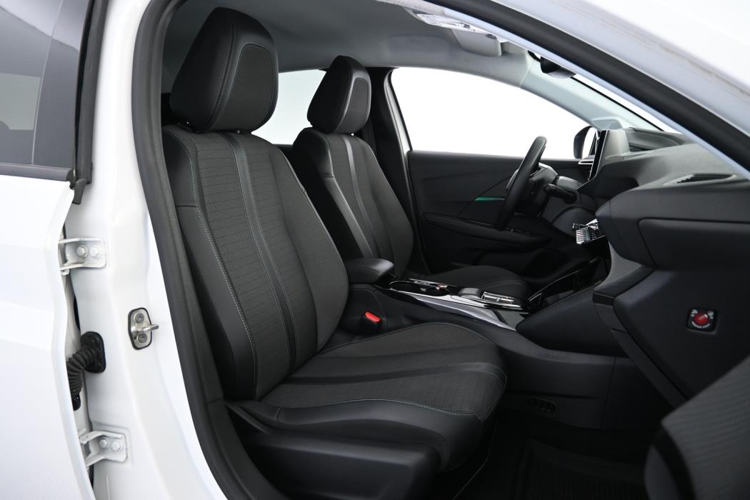 PEUGEOT e-208 2023