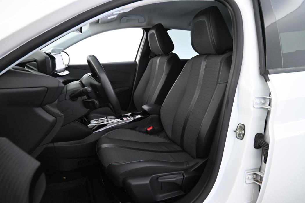 PEUGEOT e-208 2023