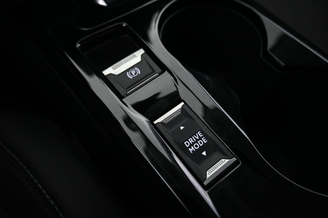 PEUGEOT e-208 2023