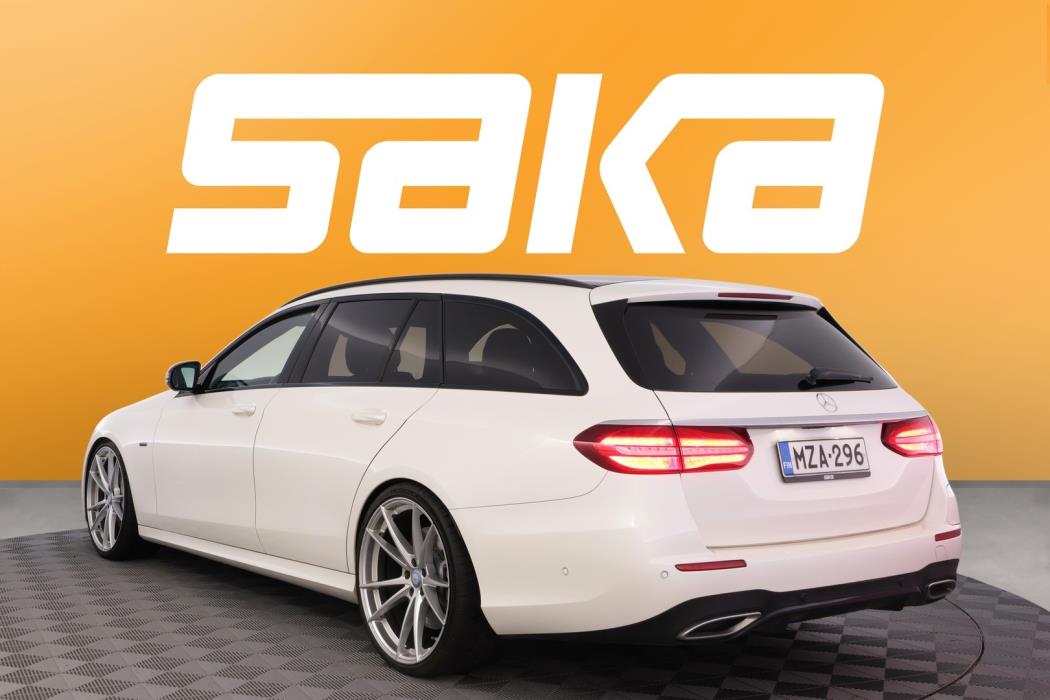 MERCEDES-BENZ E 2020