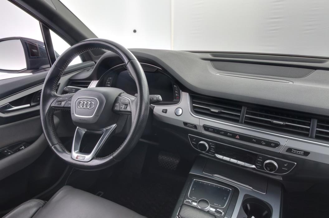 AUDI Q7 2018