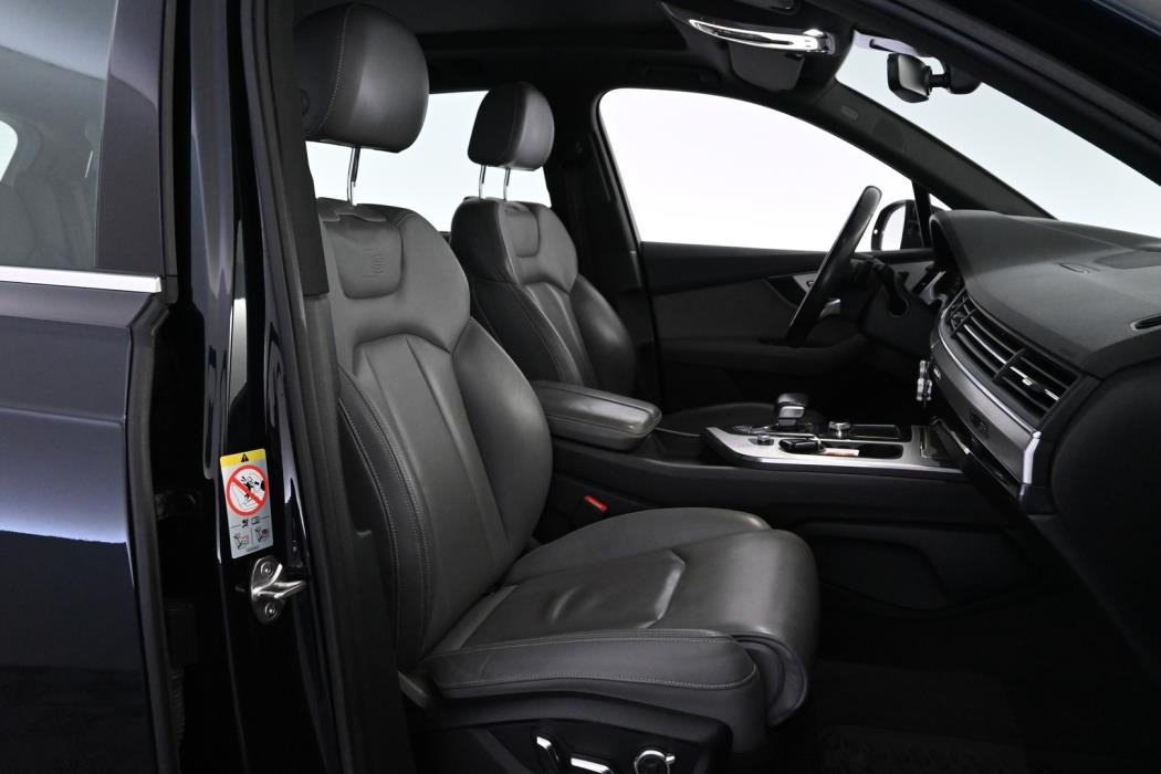 AUDI Q7 2018