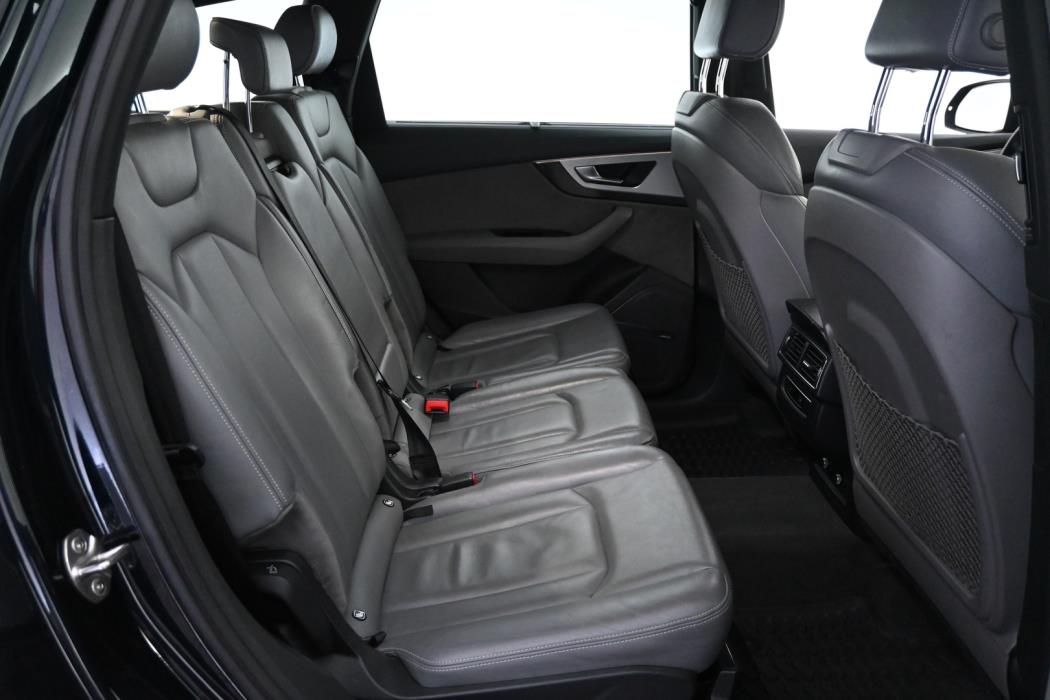AUDI Q7 2018