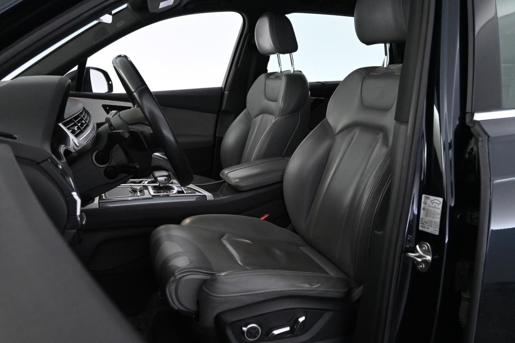 AUDI Q7 2018