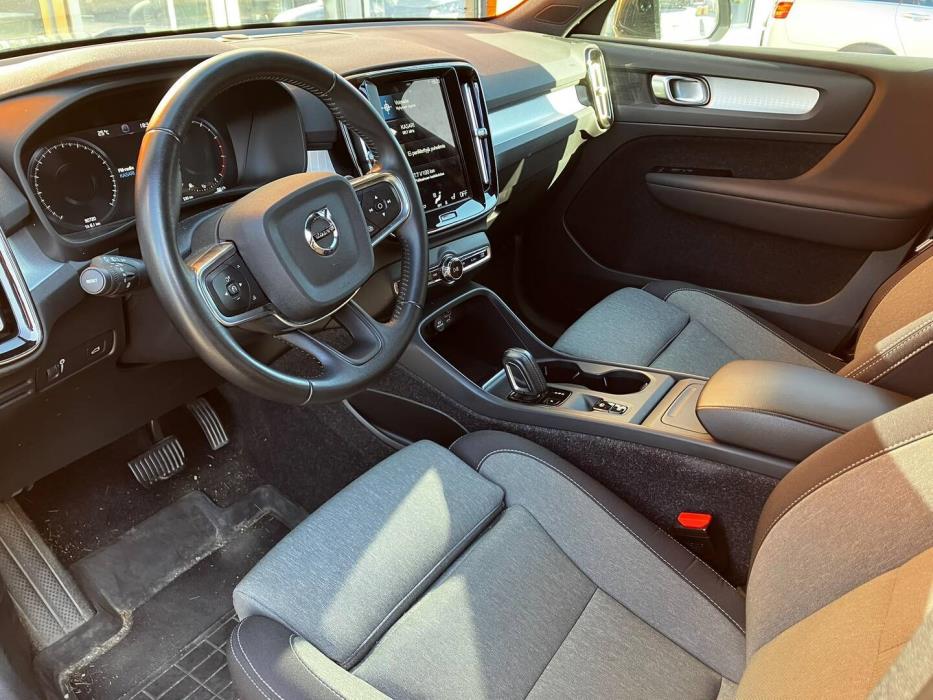 VOLVO XC40 2021