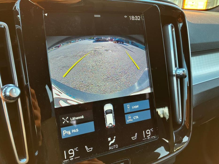 VOLVO XC40 2021