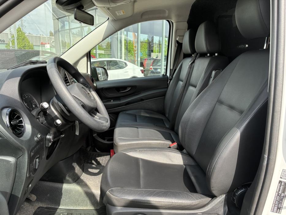 MERCEDES-BENZ Vito 2023