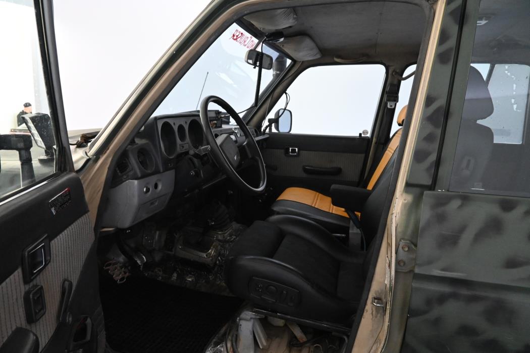 TOYOTA Land Cruiser V8 1983