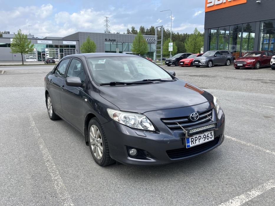 TOYOTA Corolla 2010