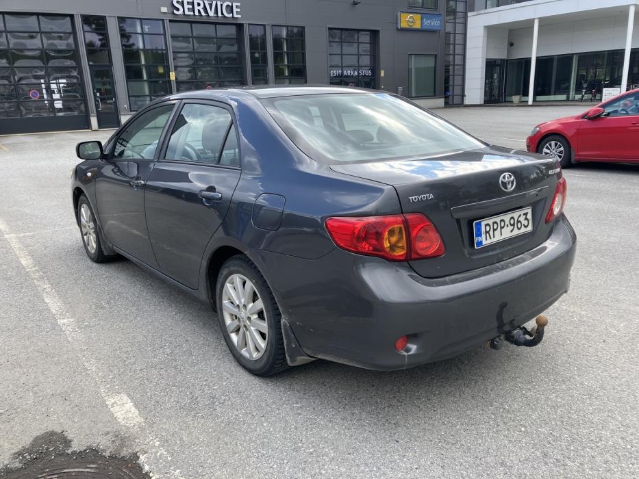 TOYOTA Corolla 2010