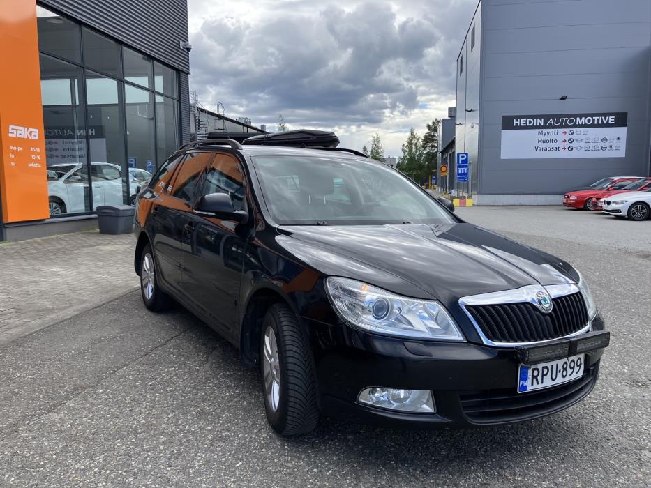 SKODA Octavia 2012