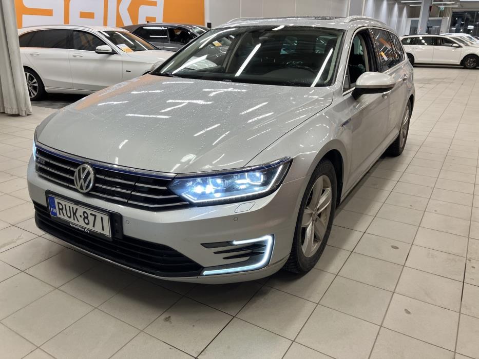 VOLKSWAGEN Passat 2018