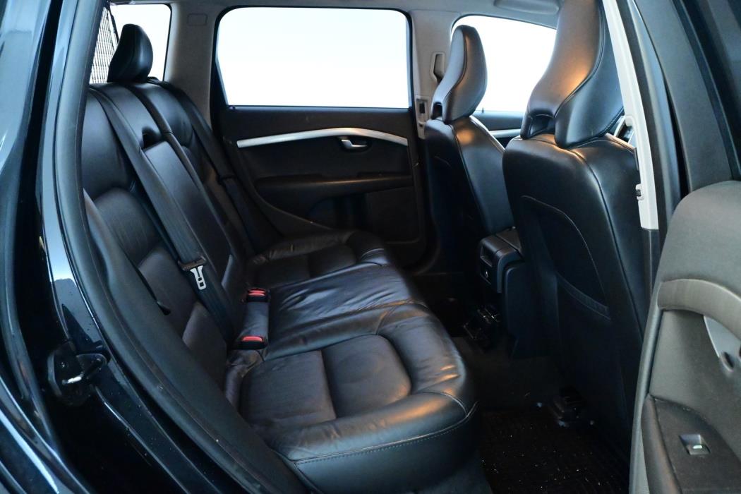 VOLVO V70 2010