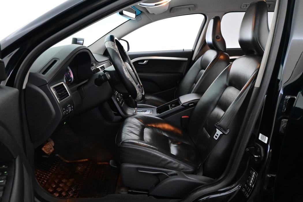 VOLVO V70 2010