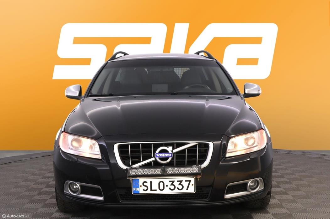VOLVO V70 2010