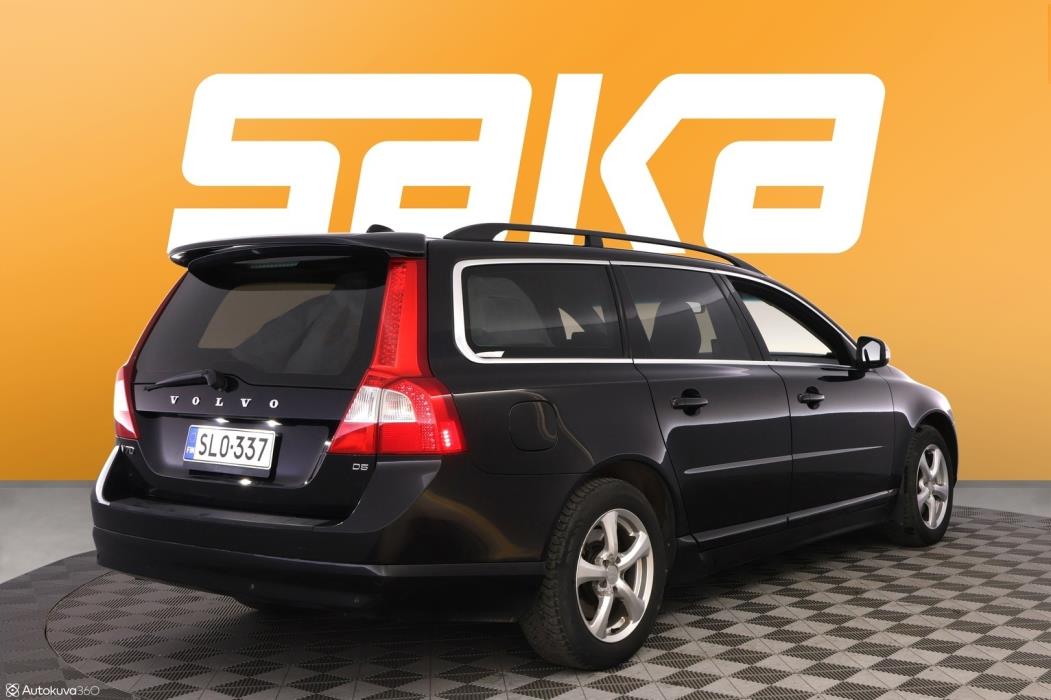 VOLVO V70 2010