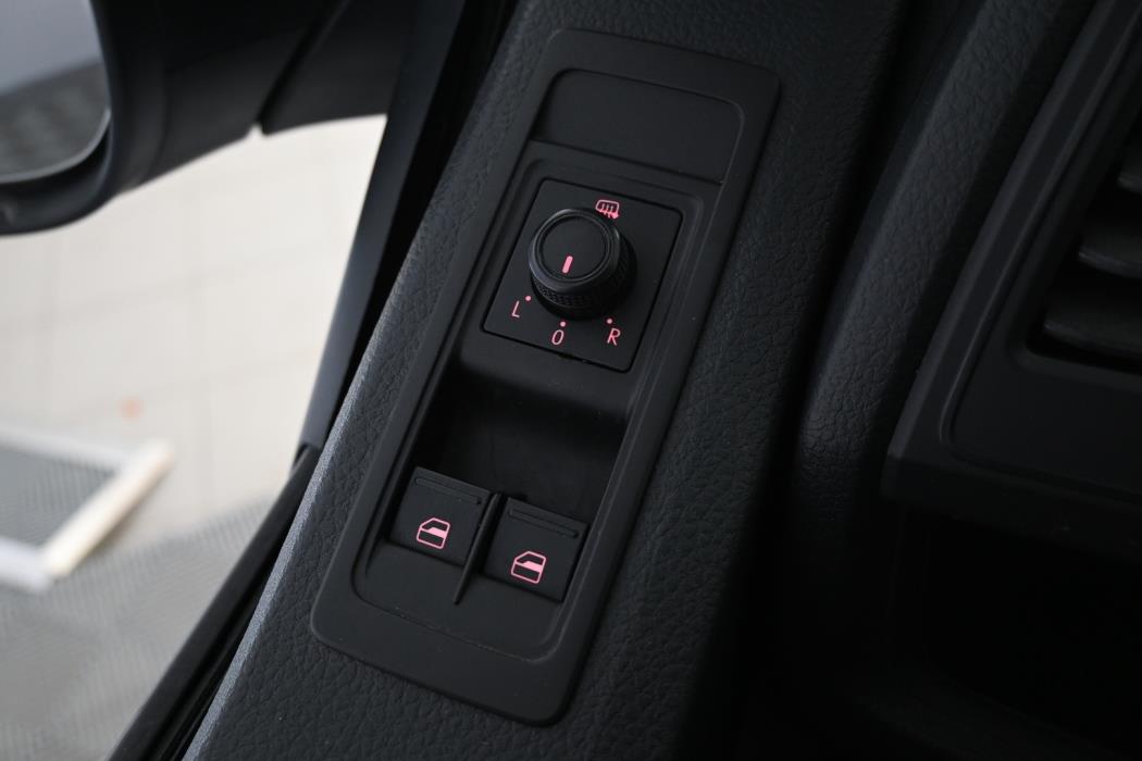 VOLKSWAGEN Transporter 2018