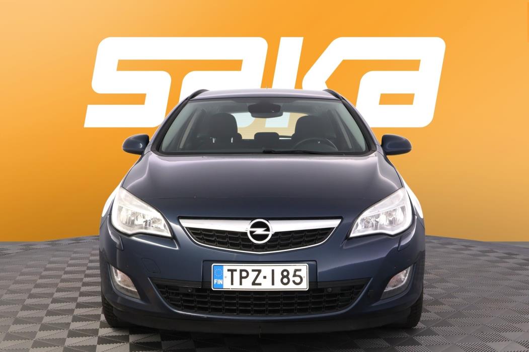 OPEL Astra 2011