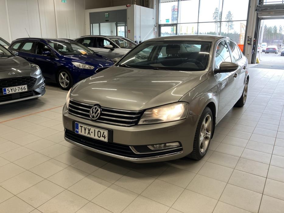 VOLKSWAGEN Passat 2012