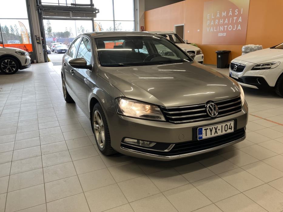 VOLKSWAGEN Passat 2012