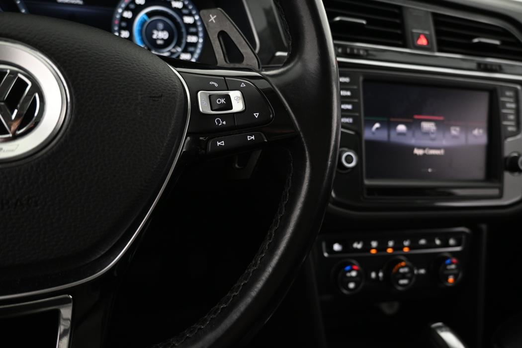 VOLKSWAGEN Tiguan 2016