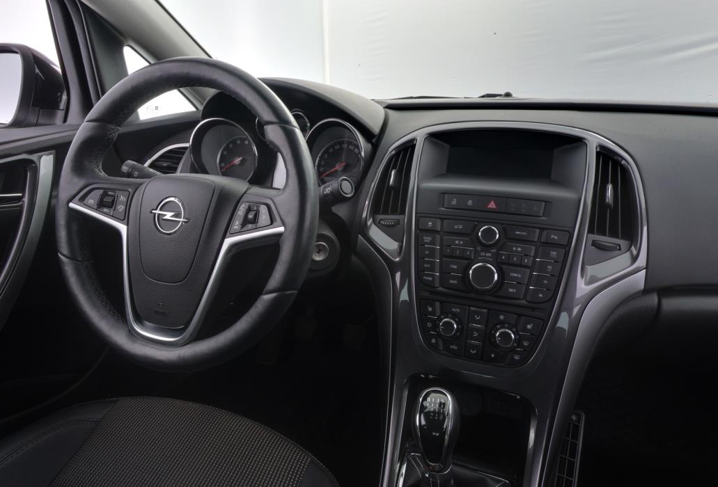 OPEL Astra 2013
