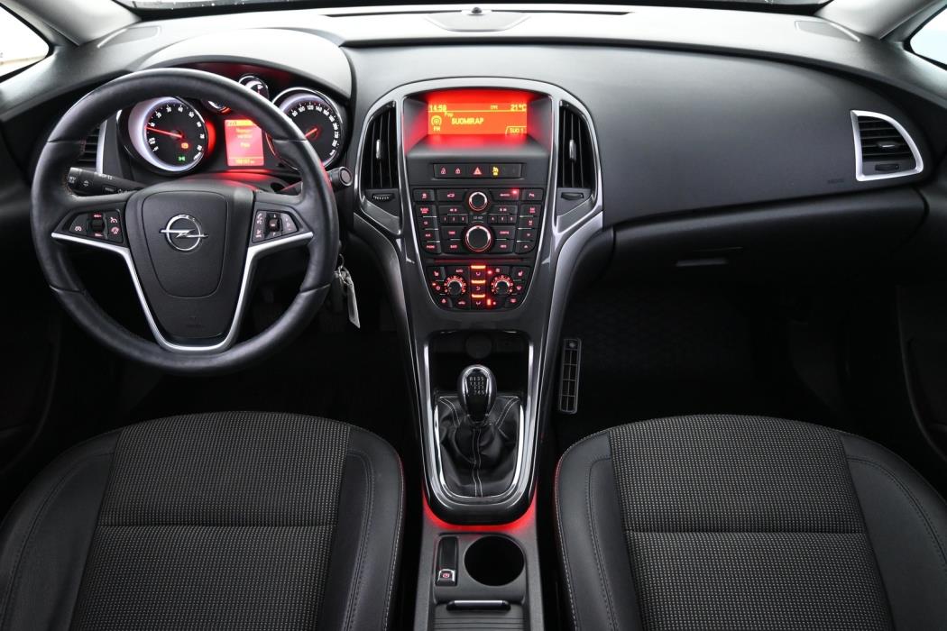 OPEL Astra 2013