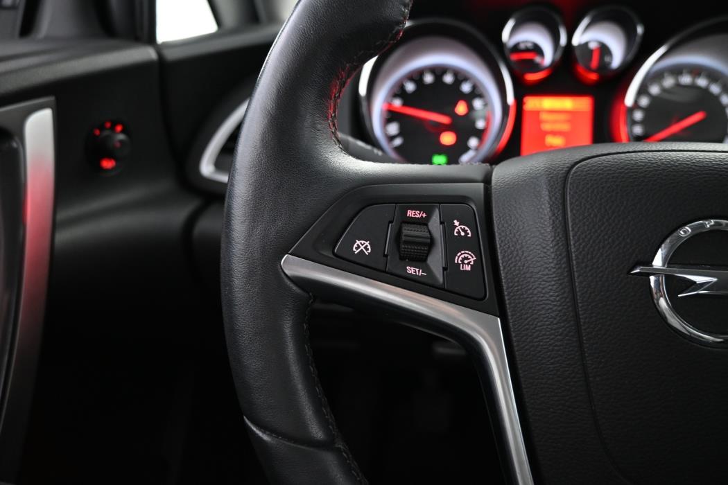 OPEL Astra 2013
