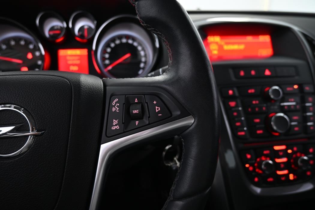 OPEL Astra 2013