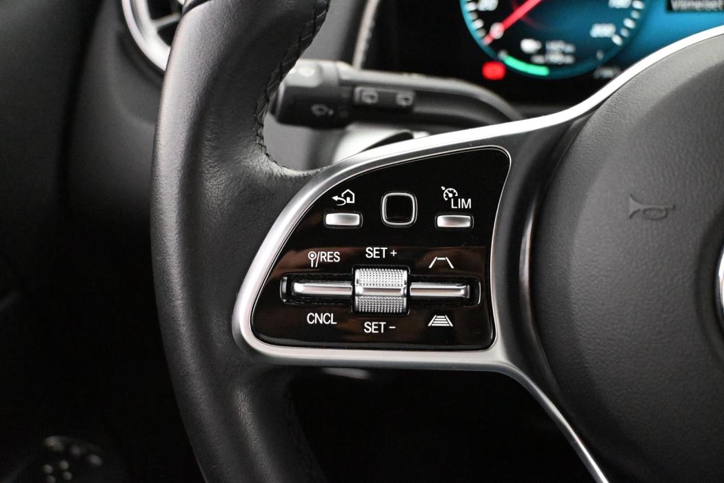 MERCEDES-BENZ EQB 2023