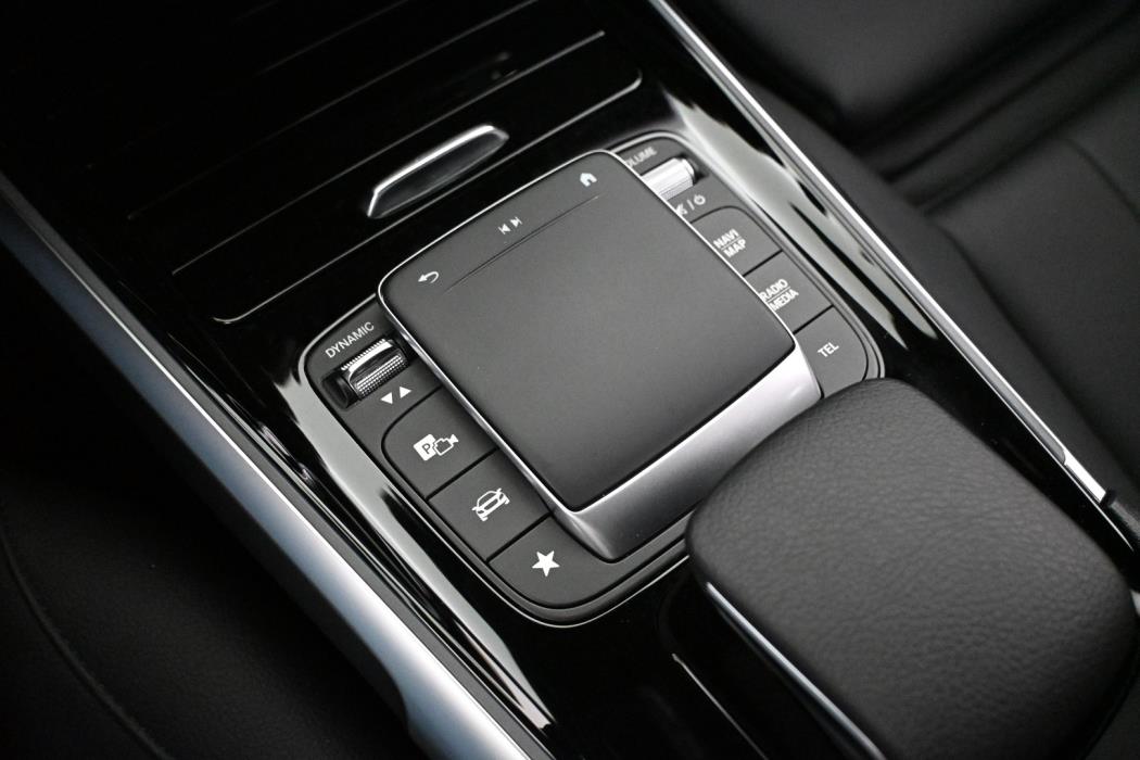 MERCEDES-BENZ EQB 2023