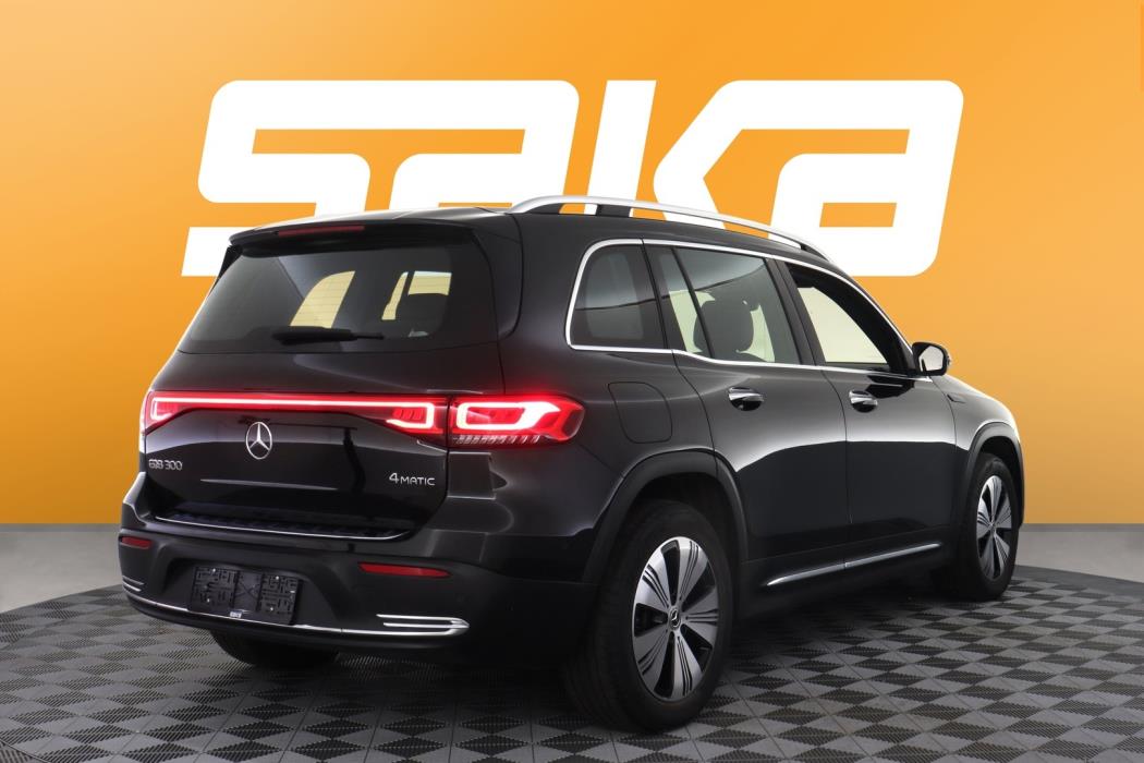 MERCEDES-BENZ EQB 2023