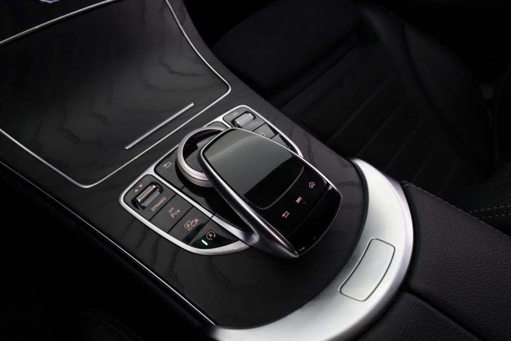 MERCEDES-BENZ C 2020