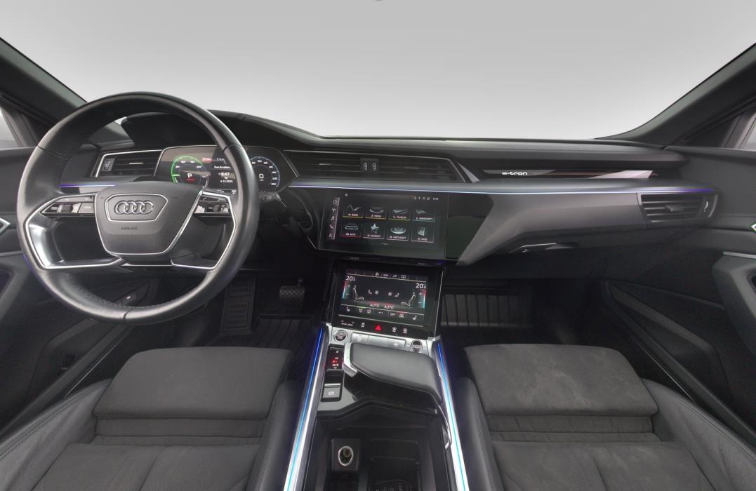AUDI e-tron 2022