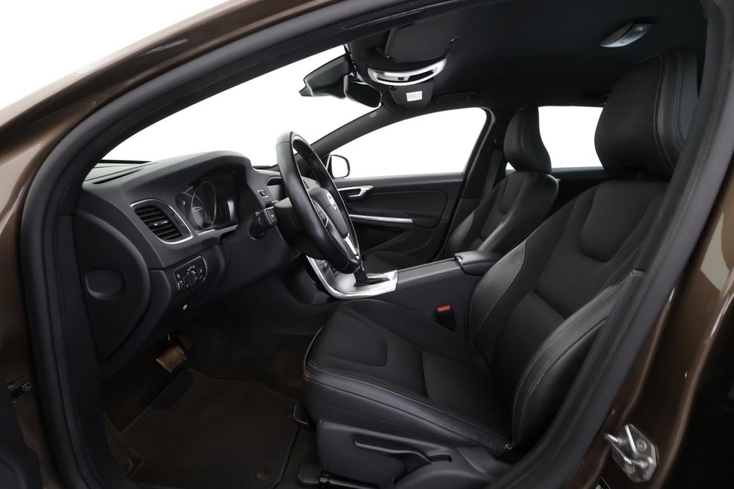 VOLVO V60 Cross Country 2017