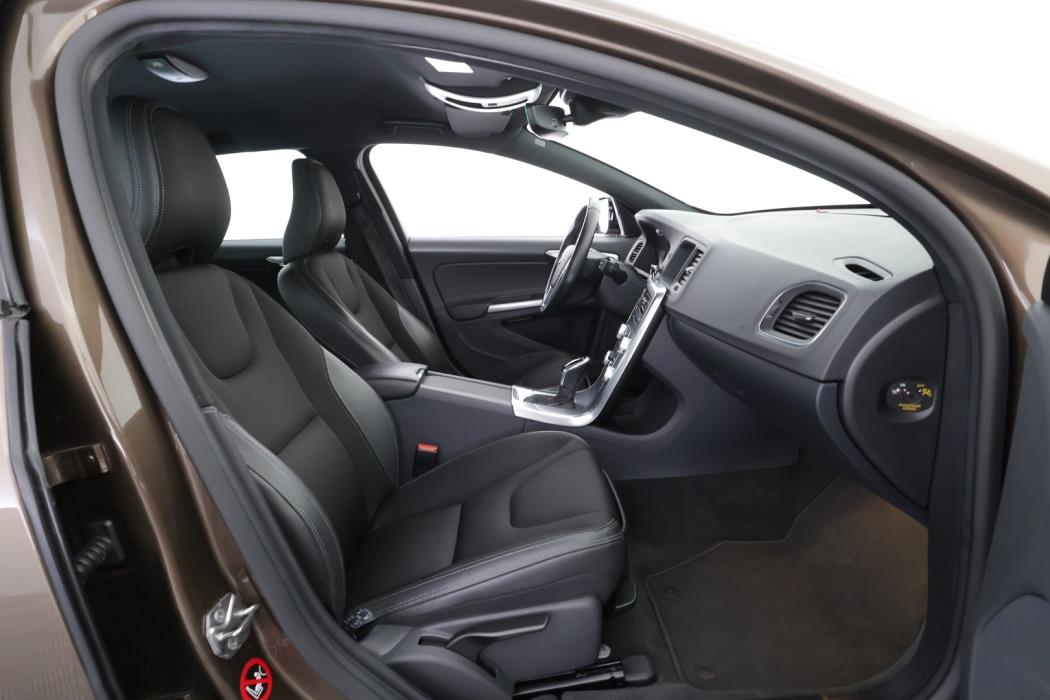 VOLVO V60 Cross Country 2017