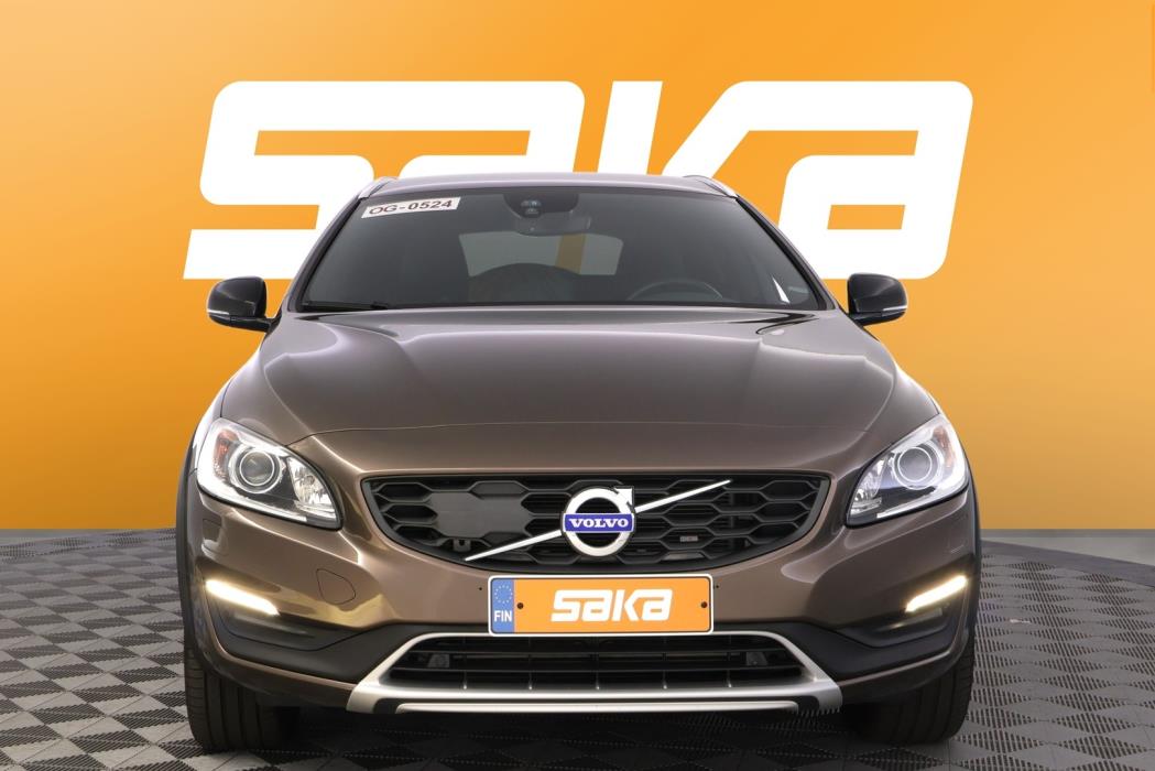 VOLVO V60 Cross Country 2017