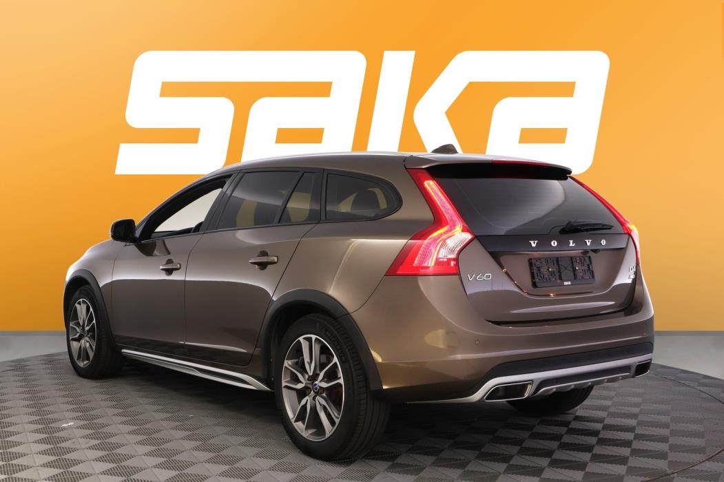 VOLVO V60 Cross Country 2017