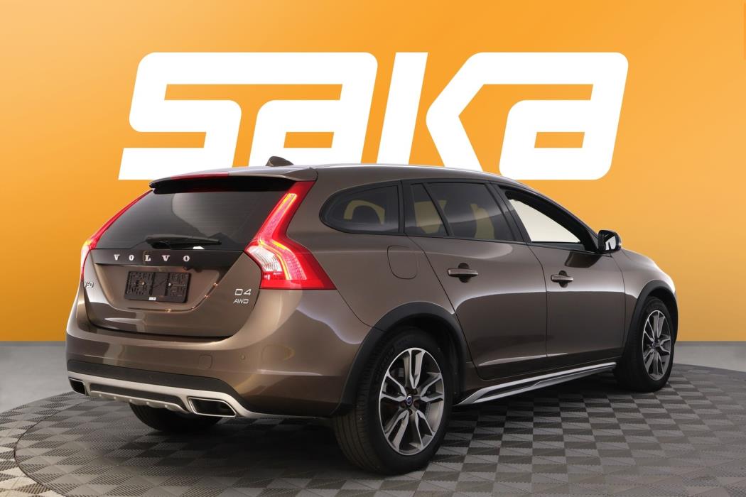 VOLVO V60 Cross Country 2017