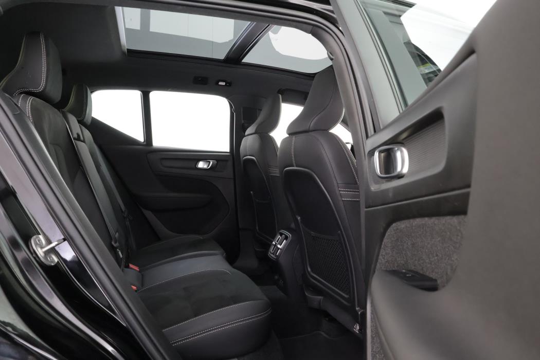 VOLVO XC40 2023