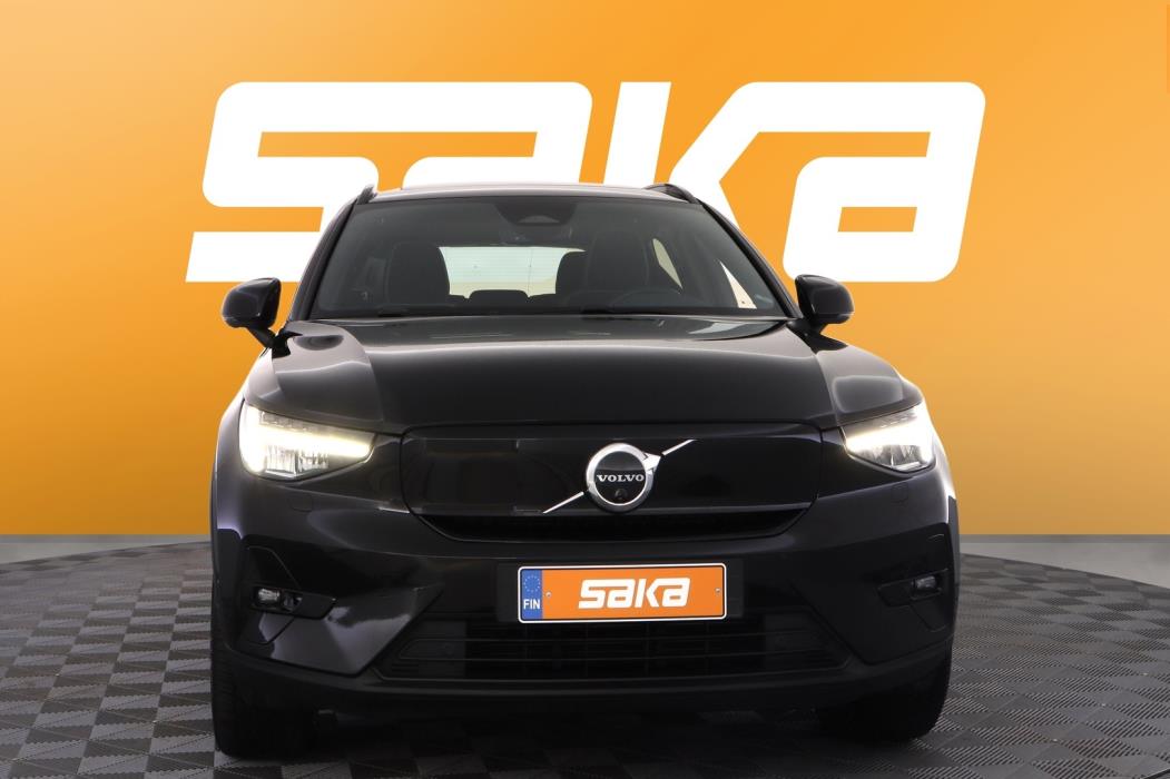 VOLVO XC40 2023