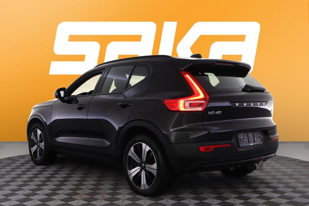VOLVO XC40 2023
