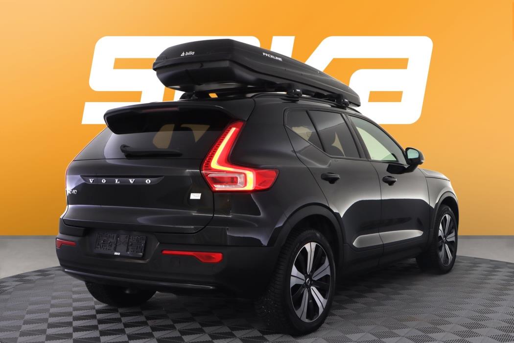 VOLVO XC40 2023
